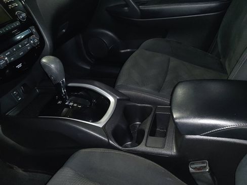 Used 2015 Nissan Rogue SV FWD image 26
