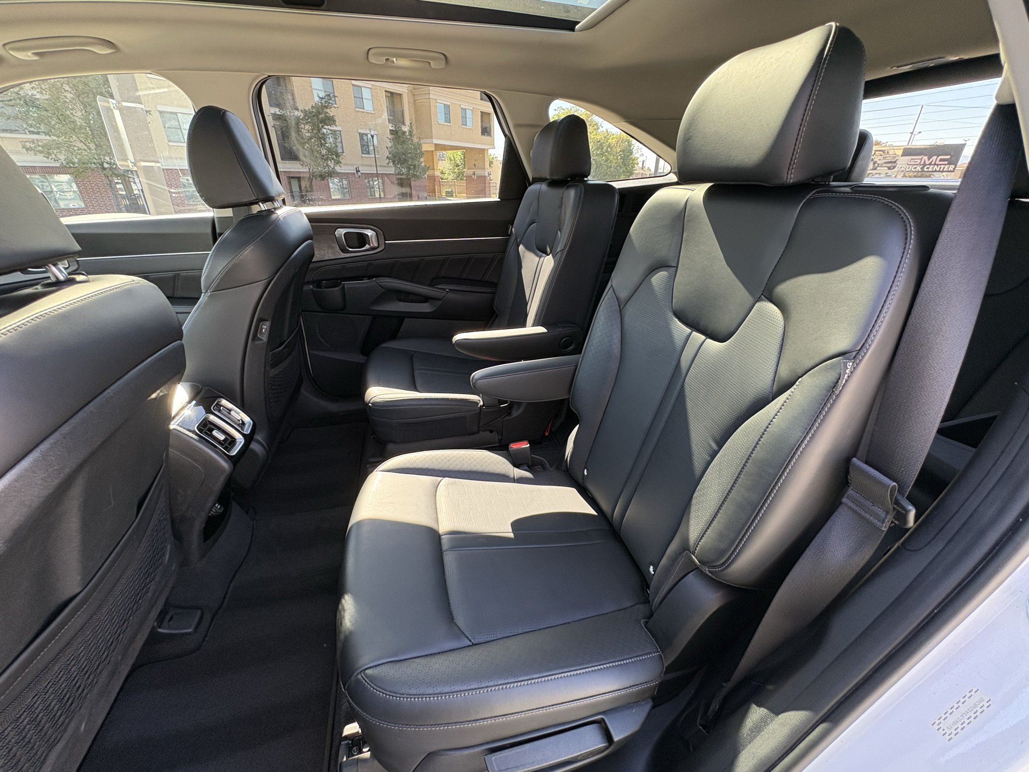 Used 2024 Kia Sorento SX AWD/4WD image 20