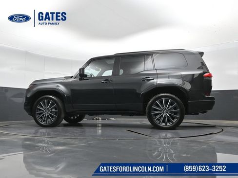 Used 2026 Lexus GX 550 w/ Accessory Package (2T) AWD/4WD image 51