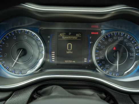 Used 2017 Chrysler 200 Limited Platinum FWD image 18