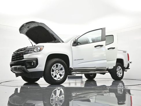 Used 2022 Chevrolet Colorado Z71 AWD/4WD image 48
