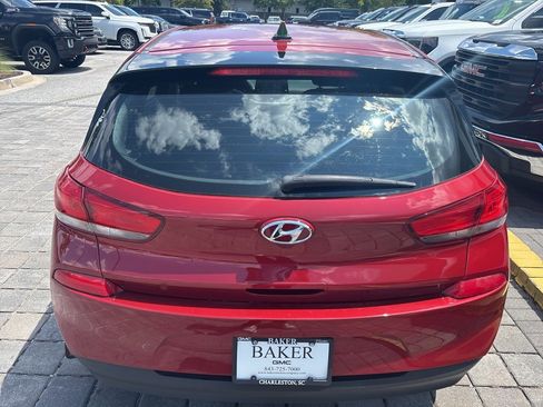 Used 2018 Hyundai Elantra GT w/ Style Package 02 image 4