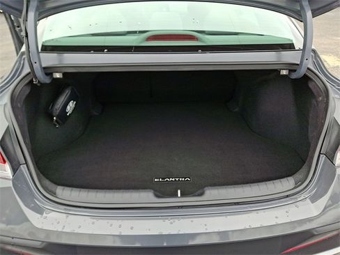 Used 2024 Hyundai Elantra SEL w/ Convenience Package image 29