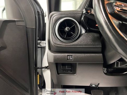 Used 2023 Chevrolet Colorado LT w/ LT Convenience Package II RWD image 30