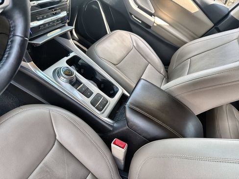 Certified 2023 Ford Explorer Limited w/ Limited Technology Package RWD image 21
