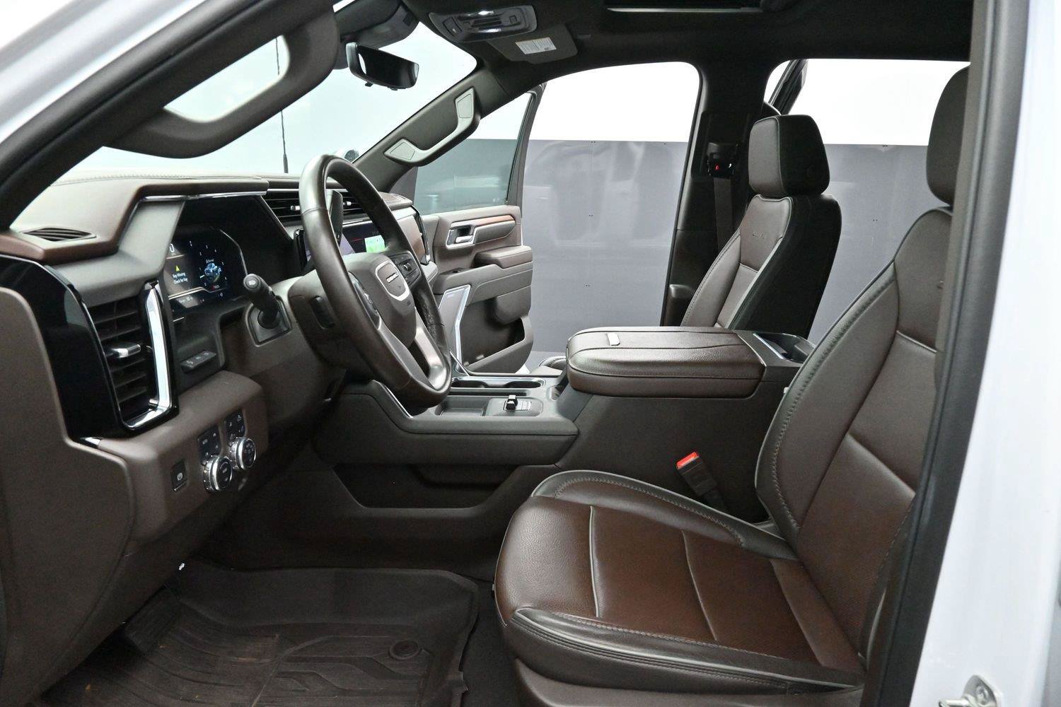 Used 2025 GMC Sierra 2500 Denali w/ Denali Reserve Package AWD/4WD image 12