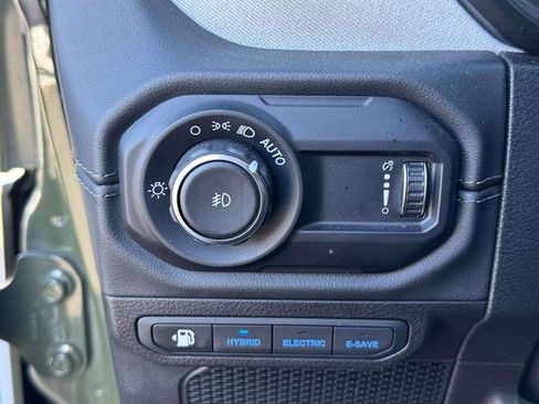 Used 2024 Jeep Wrangler Unlimited Sahara image 15