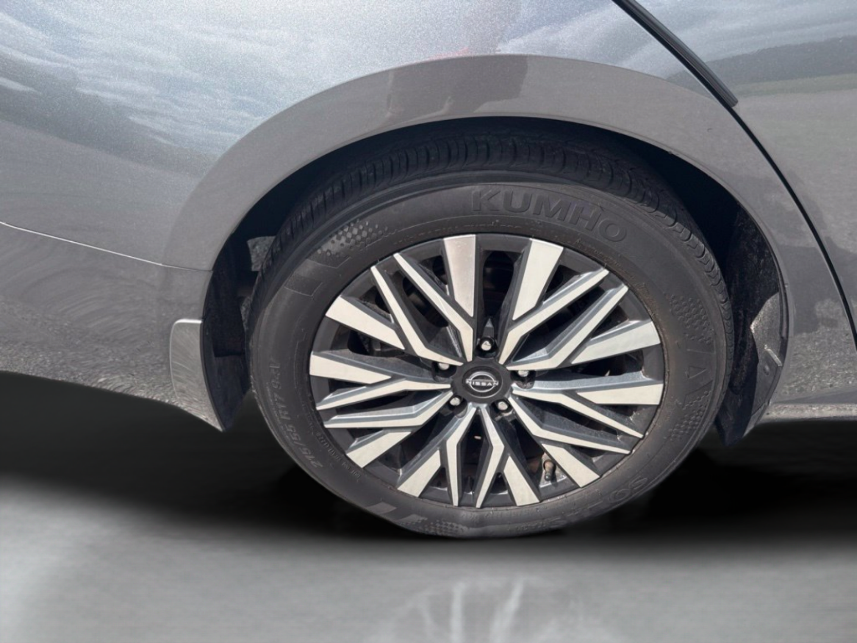 Used 2024 Nissan Altima 2.5 SV w/ SV Premium Package FWD image 35