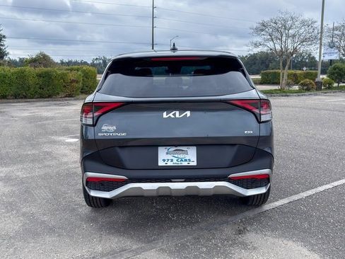 Used 2023 Kia Sportage LX image 5