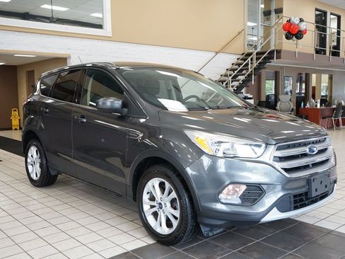 Used 2017 Ford Escape SE w/ SE Cold Weather Package AWD/4WD image 17