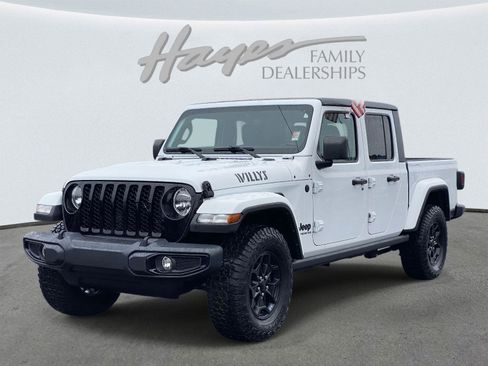 Certified 2021 Jeep Gladiator Willys image 38