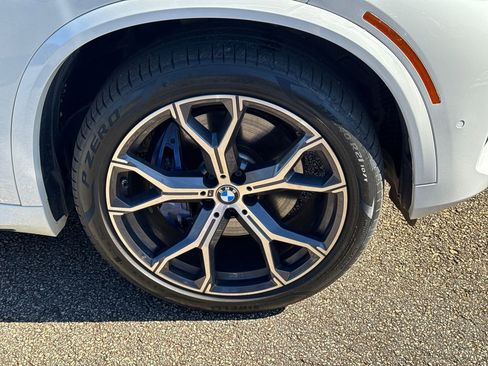 Used 2022 BMW X5 sDrive40i w/ M Sport Package image 12