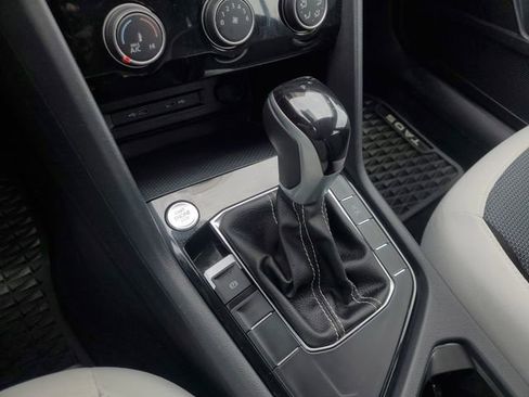 Certified 2025 Volkswagen Taos S FWD image 21