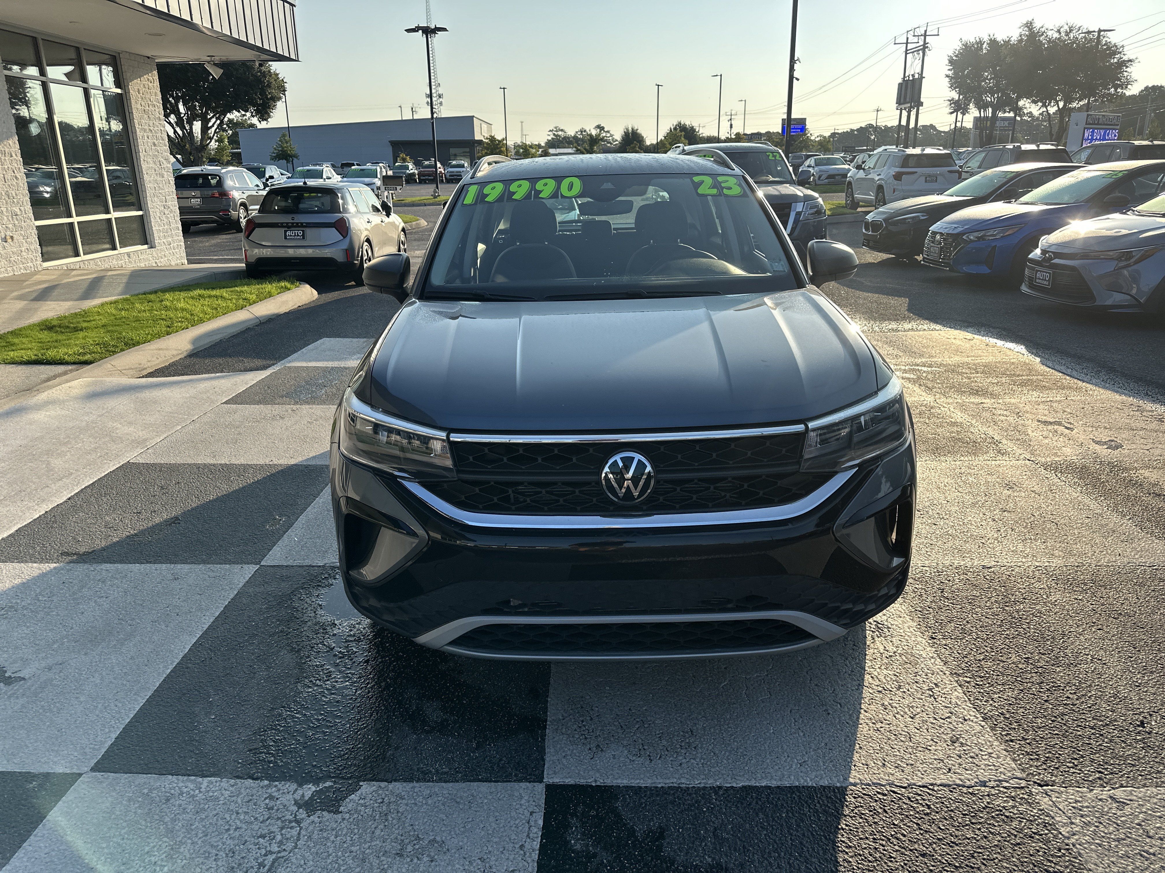 Used 2023 Volkswagen Taos S w/ Driver Assistance Package FWD image 2