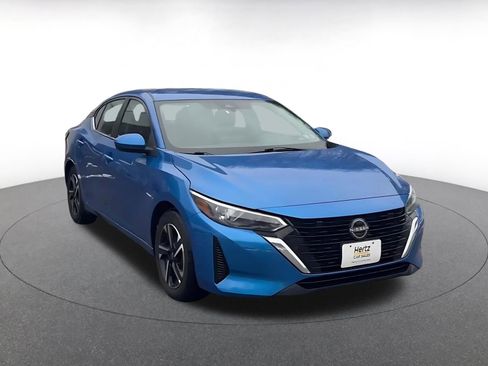 Used 2025 Nissan Sentra SV image 3