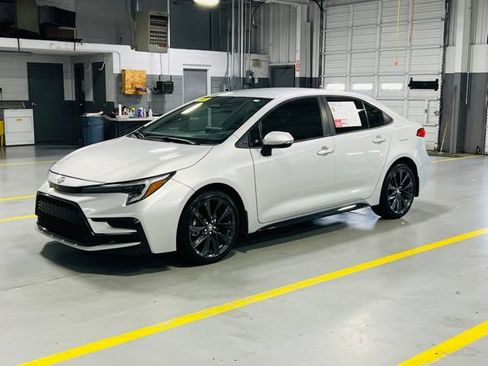 Used 2024 Toyota Corolla SE FWD image 13