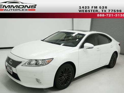 Used 2013 Lexus ES 350 w/ Luxury Pkg FWD image 1