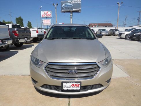 Used 2017 Ford Taurus SE FWD image 9