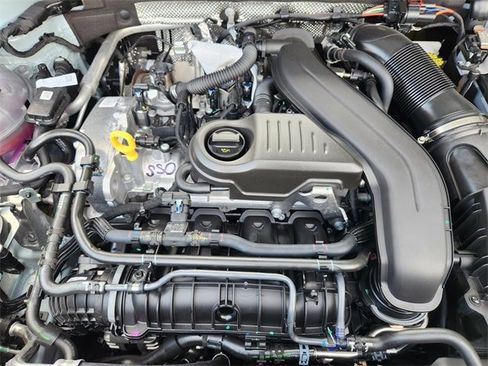 New 2025 Volkswagen Taos SE image 31