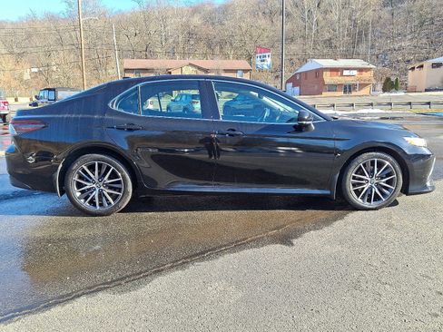 Used 2021 Toyota Camry XLE w/ Navigation Package image 7