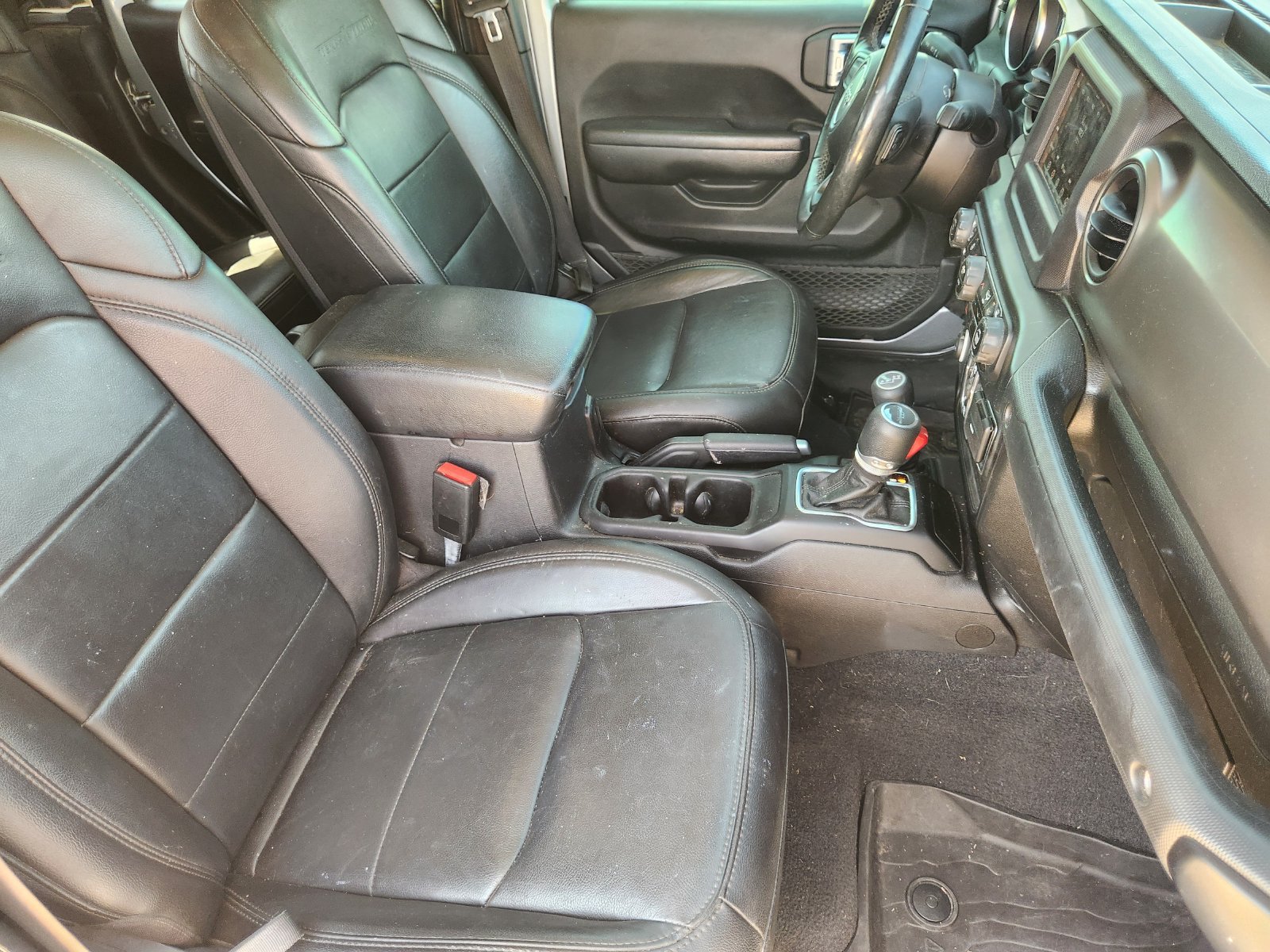 Used 2021 Jeep Gladiator Overland AWD/4WD image 16