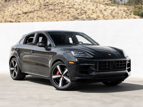 Certified 2025 Porsche Cayenne S AWD/4WD image 9