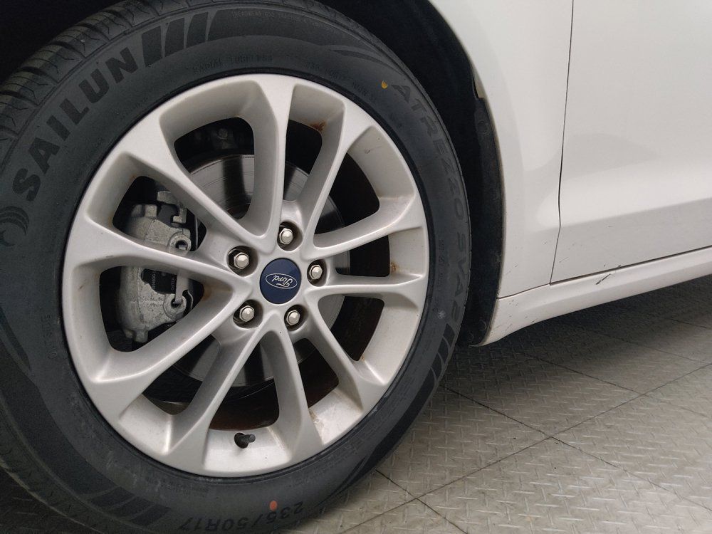 Used 2020 Ford Fusion SE FWD image 31