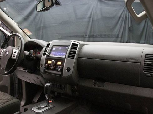 Used 2020 Nissan Frontier SV image 21