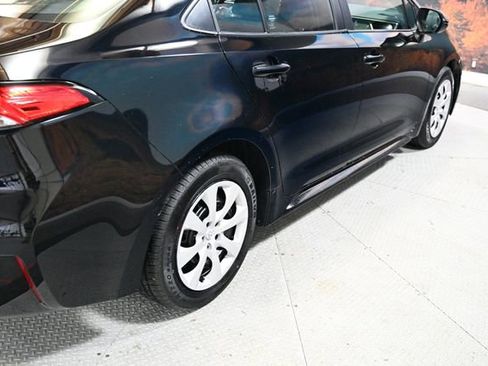 Used 2023 Toyota Corolla LE image 9