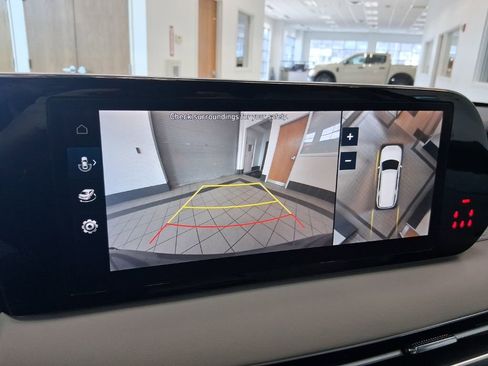 Used 2023 Hyundai Palisade Calligraphy image 13