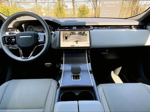 New 2026 Land Rover Range Rover Velar Dynamic SE image 5