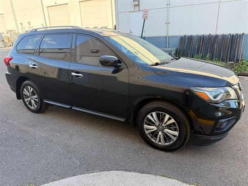 Used 2018 Nissan Pathfinder S AWD/4WD image 9