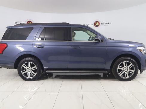 Used 2022 Ford Expedition XLT image 2