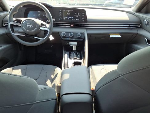 New 2026 Hyundai Elantra SE FWD image 11