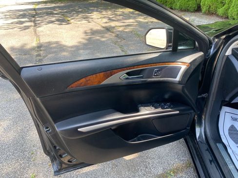 Used 2015 Lincoln MKZ w/ Equipment Group 102A Reserve FWD image 11