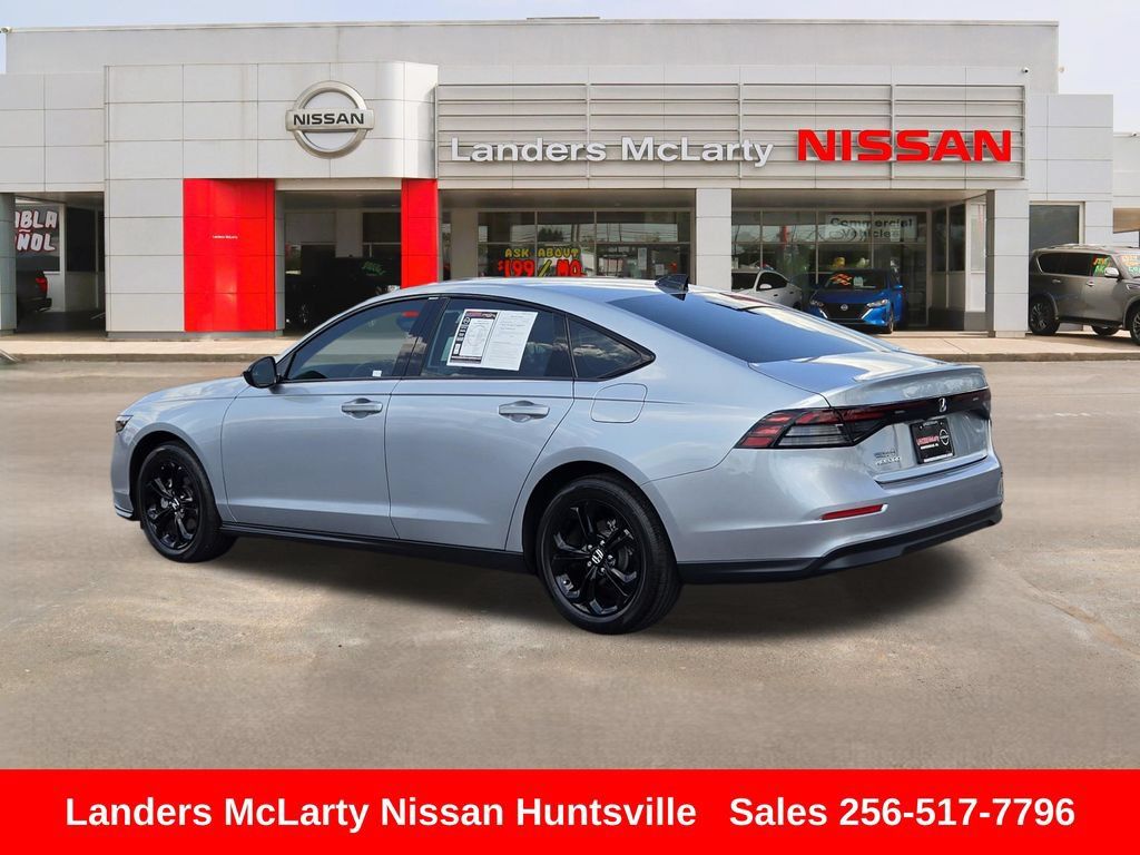 Used 2025 Honda Accord SE image 6