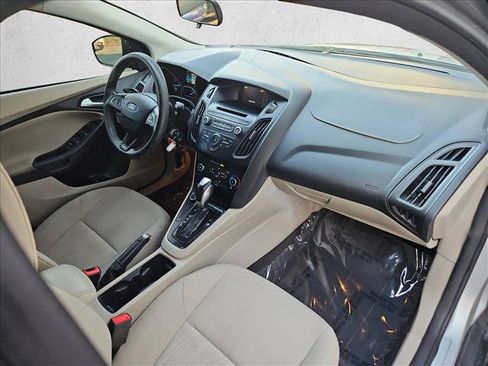 Used 2016 Ford Focus SE FWD image 24