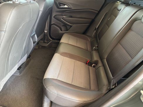 Used 2025 Chevrolet Trax LT FWD image 24