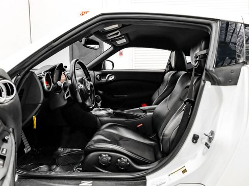 Used 2013 Nissan 370Z Touring w/ Sport Pkg RWD image 21