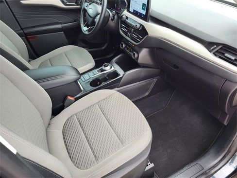 Used 2022 Ford Escape SE w/ SE Sport Appearance Package image 21