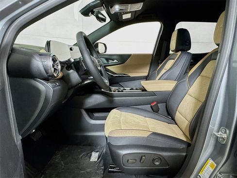 New 2026 Chevrolet Equinox ACTIV w/ Convenience Package III image 12