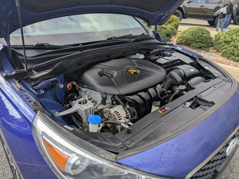 Used 2018 Hyundai Elantra GT image 34