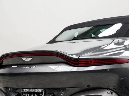 Used 2021 Aston Martin V8 Vantage Roadster RWD image 14