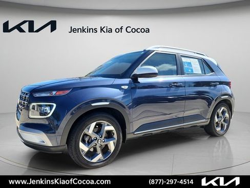 Used 2023 Hyundai Venue Limited FWD image 9
