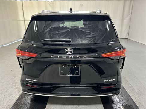 Used 2026 Toyota Sienna Platinum AWD/4WD image 23