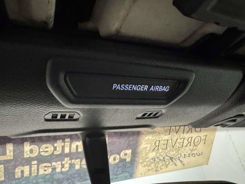 Used 2022 Jeep Gladiator Willys image 24