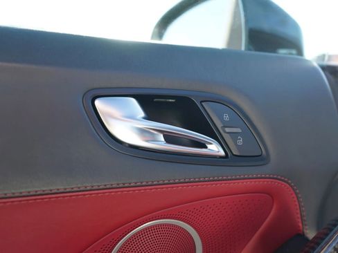 Used 2011 Audi R8 V10 image 21