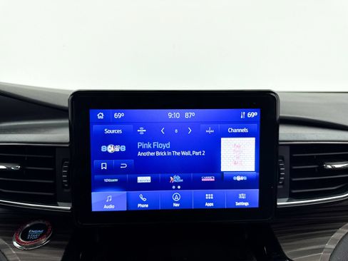 Used 2022 Ford Explorer Limited w/ Hybrid Equipment Group 310A AWD/4WD image 6