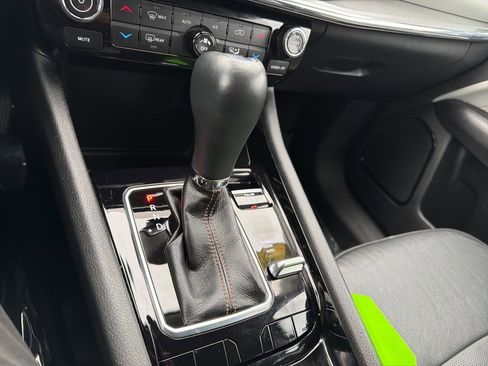 Certified 2022 Jeep Compass Limited image 14