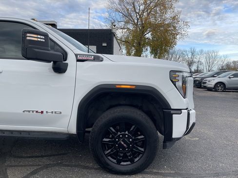 Used 2024 GMC Sierra 2500 AT4 w/ AT4 Premium Plus Package image 2